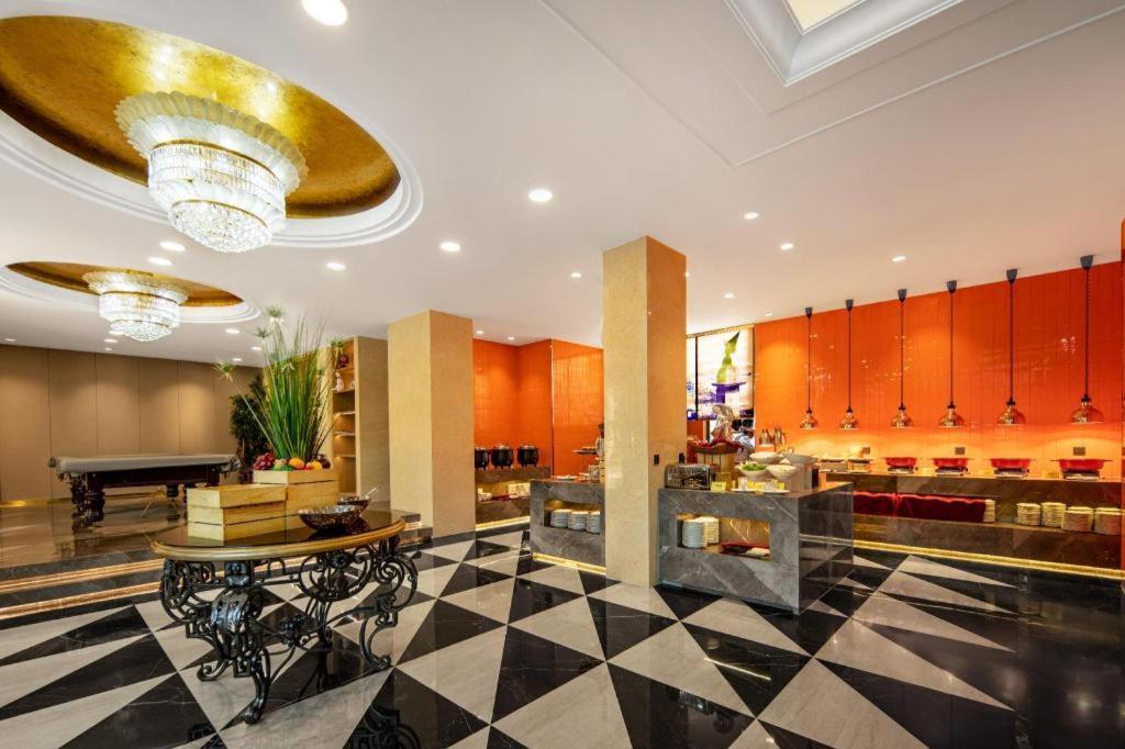 Jinrong International Hotel Shanghai Exterior photo
