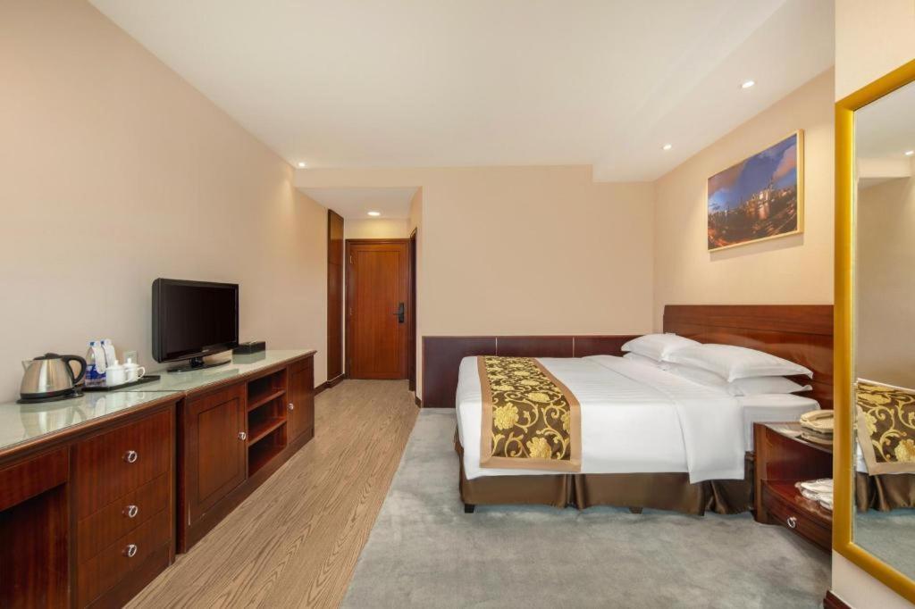 Jinrong International Hotel Shanghai Exterior photo