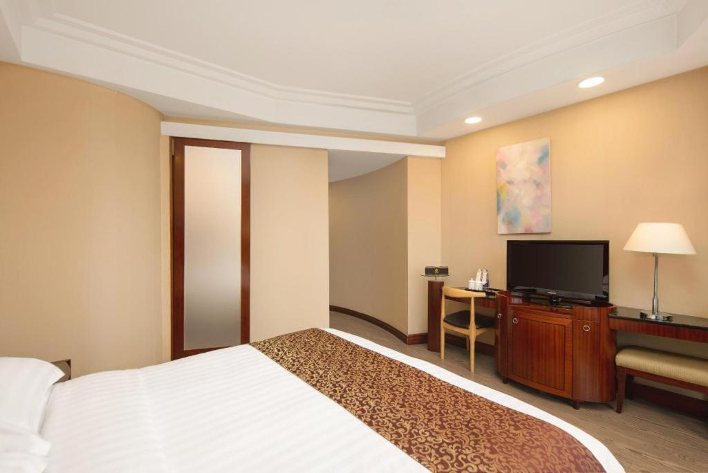 Jinrong International Hotel Shanghai Exterior photo