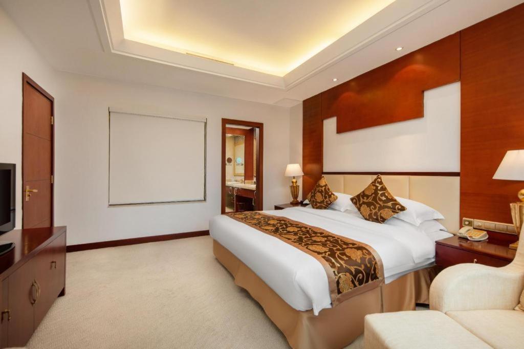 Jinrong International Hotel Shanghai Exterior photo