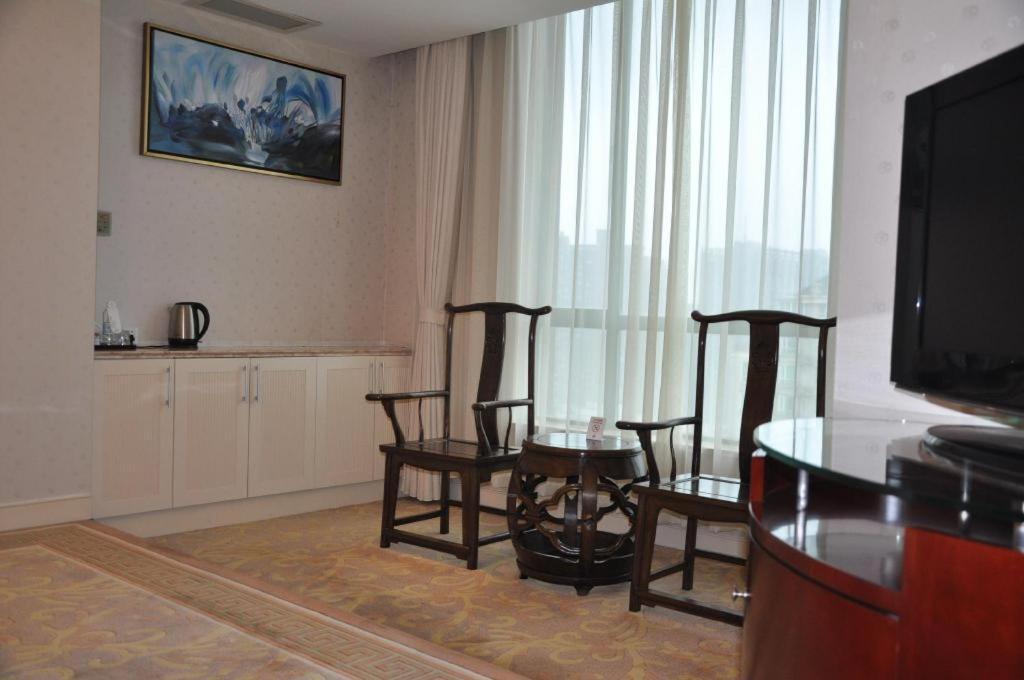 Jinrong International Hotel Shanghai Exterior photo