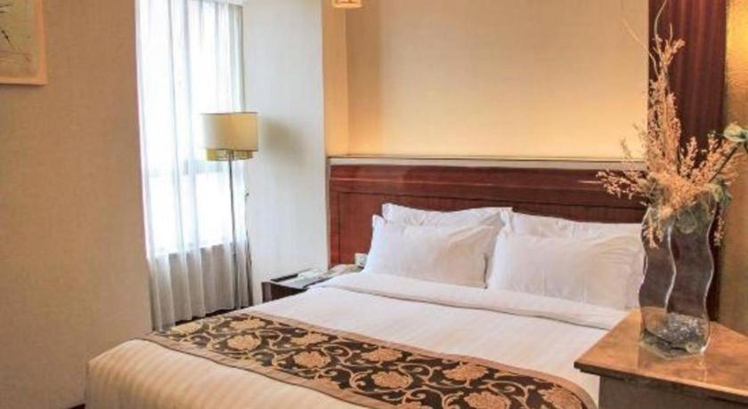 Jinrong International Hotel Shanghai Exterior photo