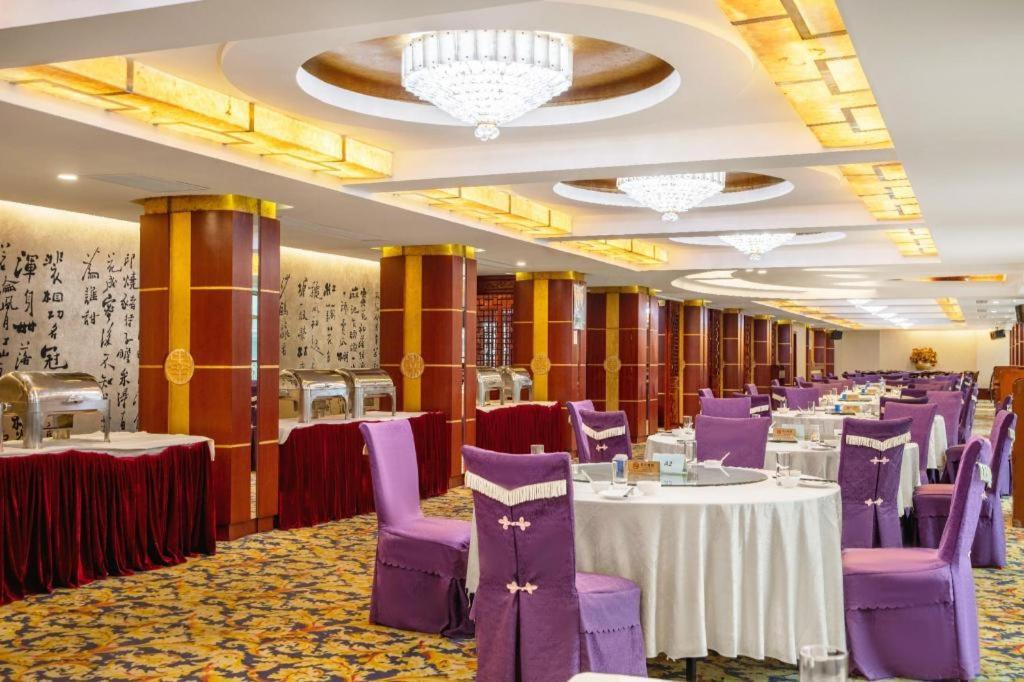 Jinrong International Hotel Shanghai Exterior photo