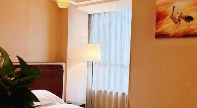 Jinrong International Hotel Shanghai Exterior photo